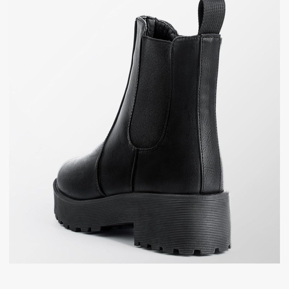 Boots - Picture 4 of 5
